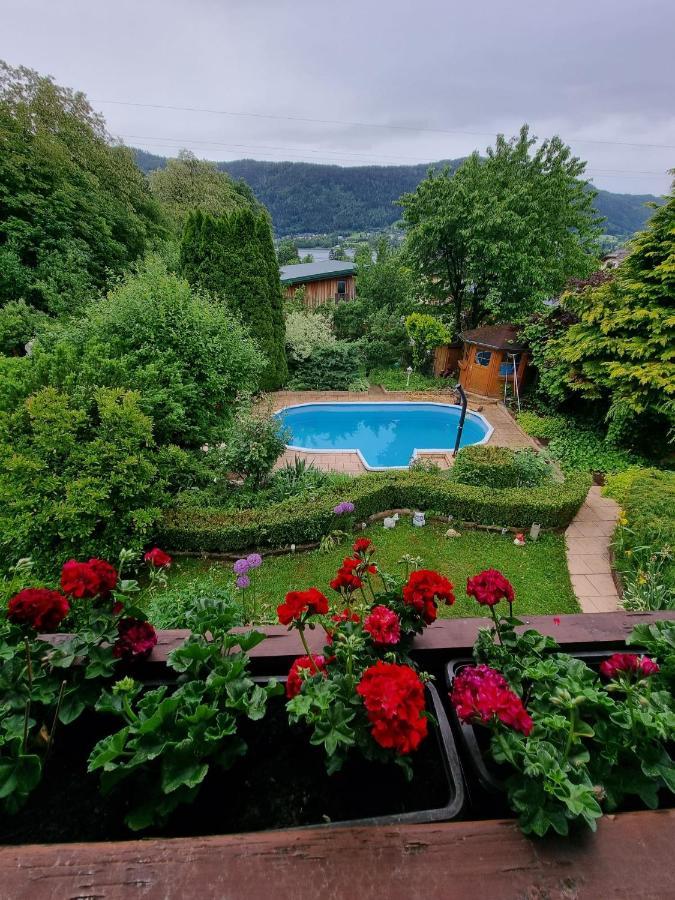 Haus Flora - Ferienwohnung Bodensdorf Kültér fotó