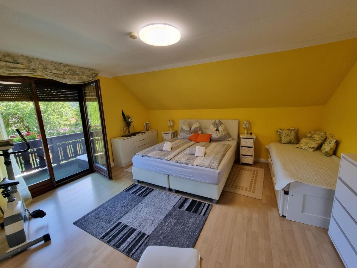 Haus Flora - Ferienwohnung Bodensdorf Kültér fotó